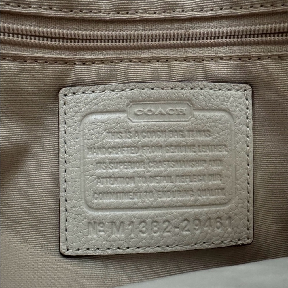 Authentic COACH cream color leather crossbody bag - Picture 5 of 7